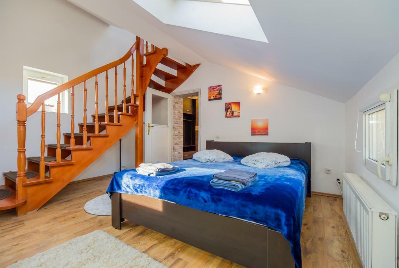 Rooftop Central Apartment Braşov Dış mekan fotoğraf